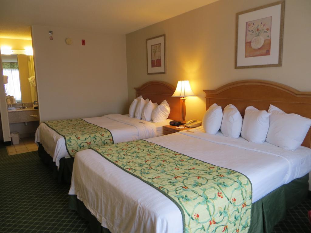 Baymont By Wyndham East Hotel