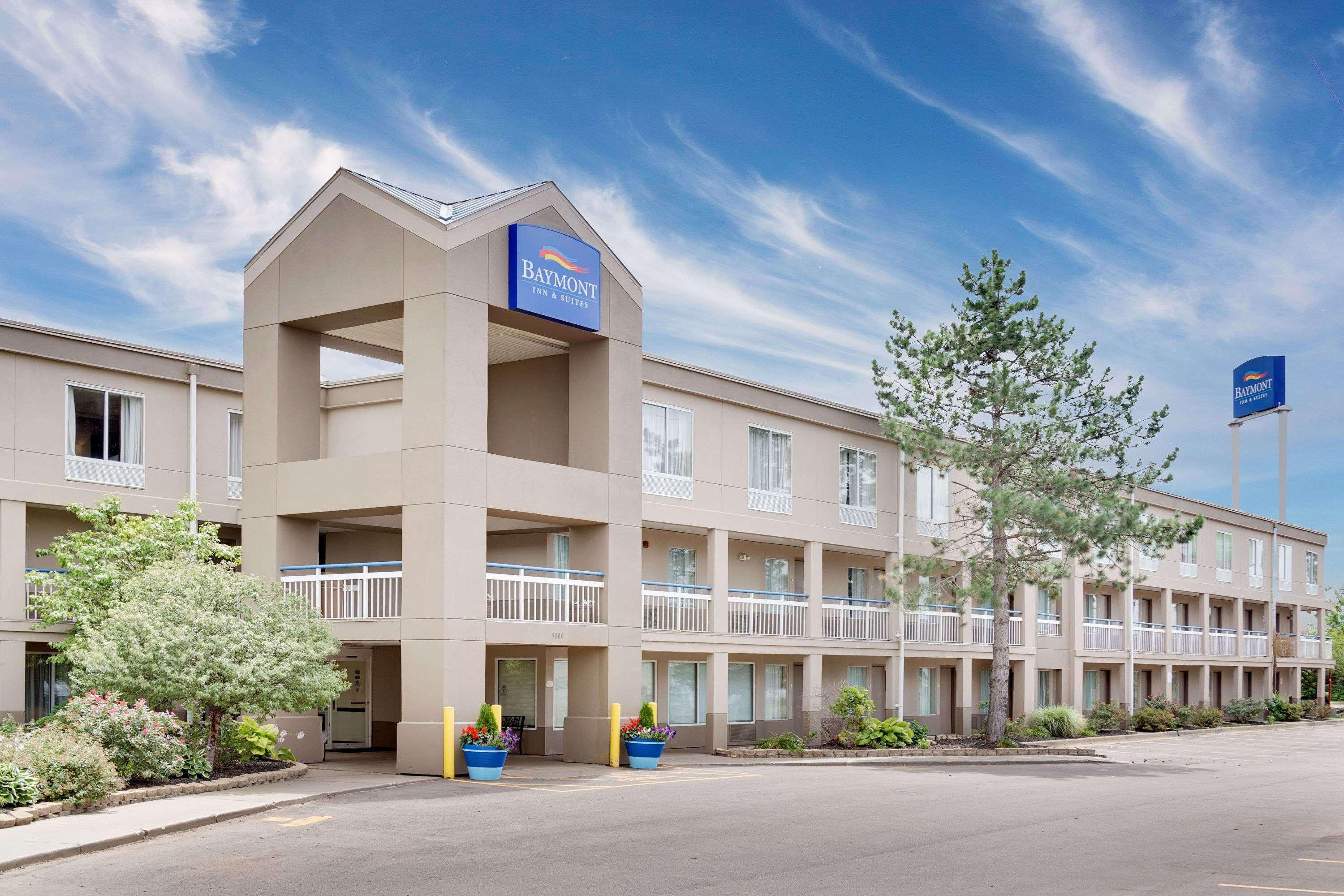 Baymont By Wyndham East Hotel 3*